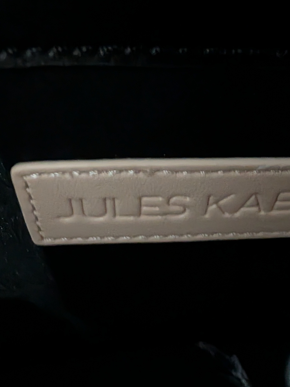 NWT Jules Kae Mia Crossbody Bag Beige Black Gold Vegan Leather - Picture 5 of 8